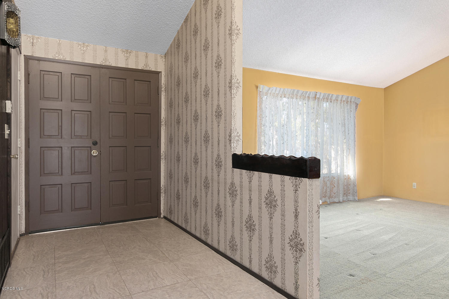 926 Erringer Road Simi Valley, CA 93065 - Photo 2 of 22 926 Erringer Rd-MLS_Size-002-12-Entryway