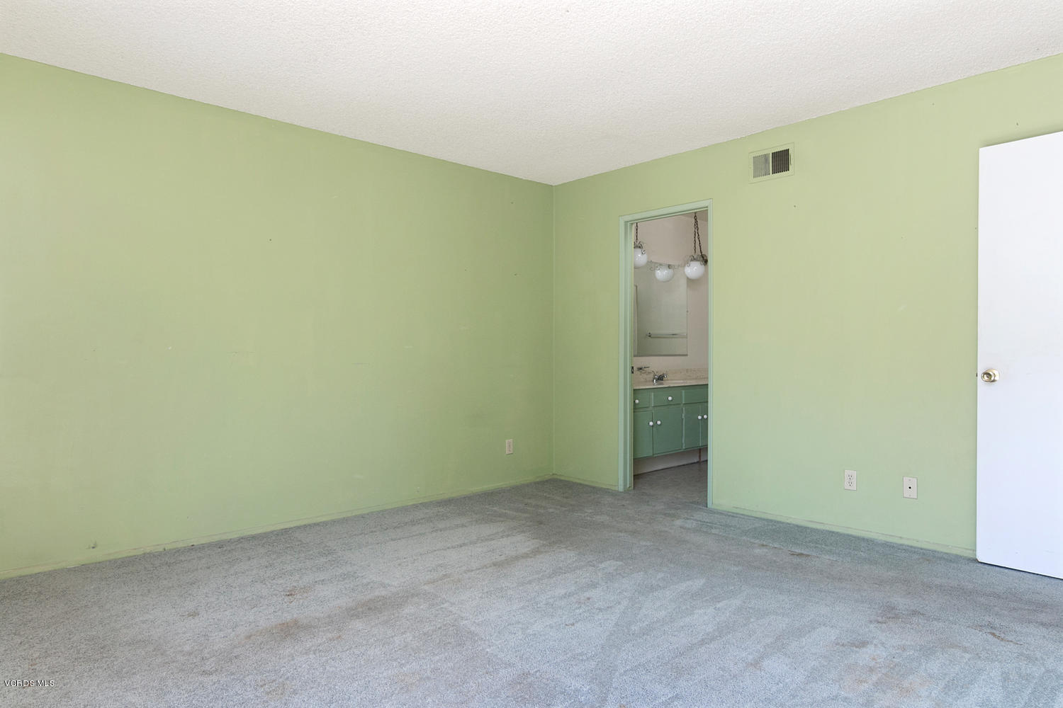 926 Erringer Road Simi Valley, CA 93065 - Photo 12 of 22 926 Erringer Rd-MLS_Size-012-8-Master Be