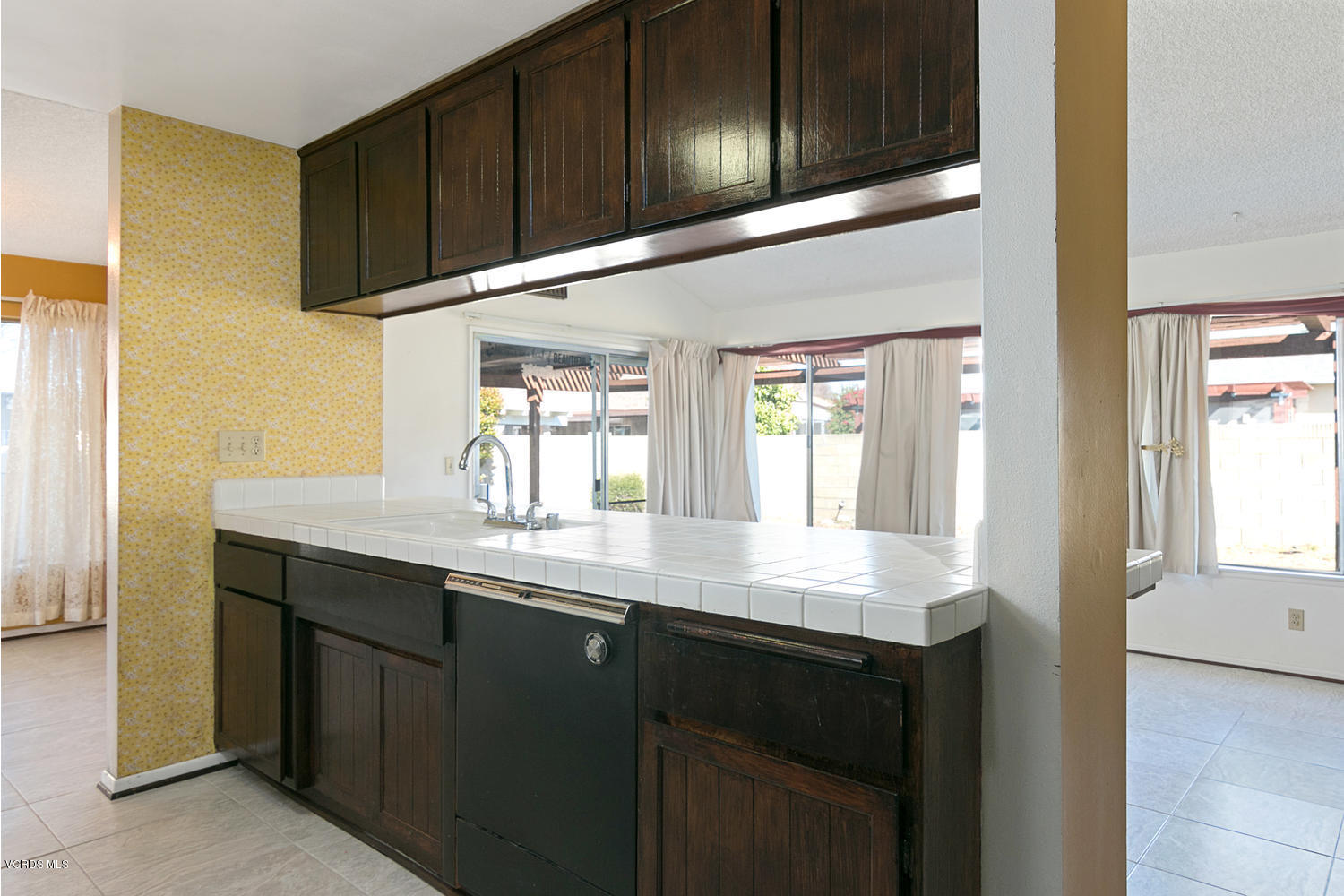 926 Erringer Road Simi Valley, CA 93065 - Photo 7 of 22 926 Erringer Rd-MLS_Size-007-7-Kitchen-1