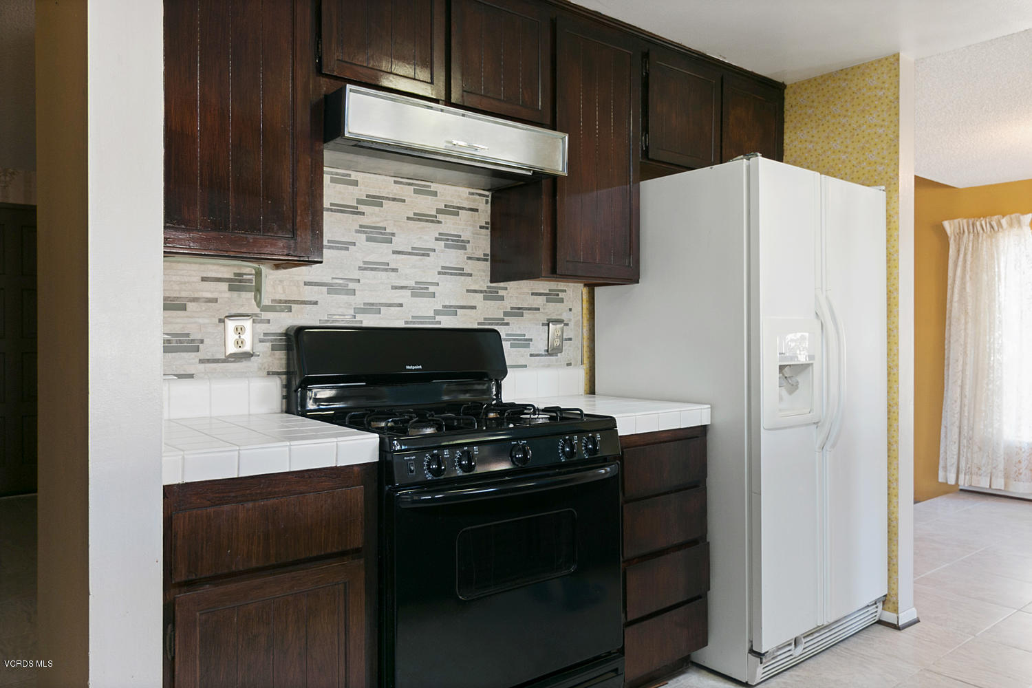 926 Erringer Road Simi Valley, CA 93065 - Photo 8 of 22 926 Erringer Rd-MLS_Size-008-2-Kitchen-1