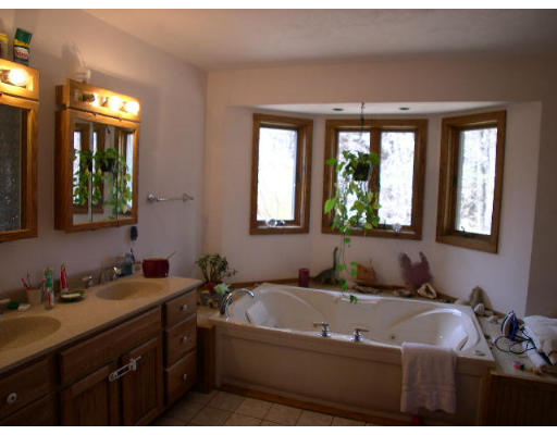 353 Taylor Road Stow, MA 01775 - Photo 4 of 9