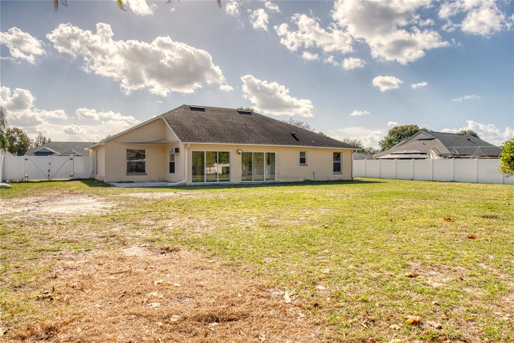 1447 Kingston Way Kissimmee, FL 34744 - Photo 22 of 24 a view of an ocean with a houses