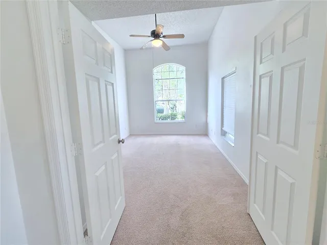 a view of entryway with window