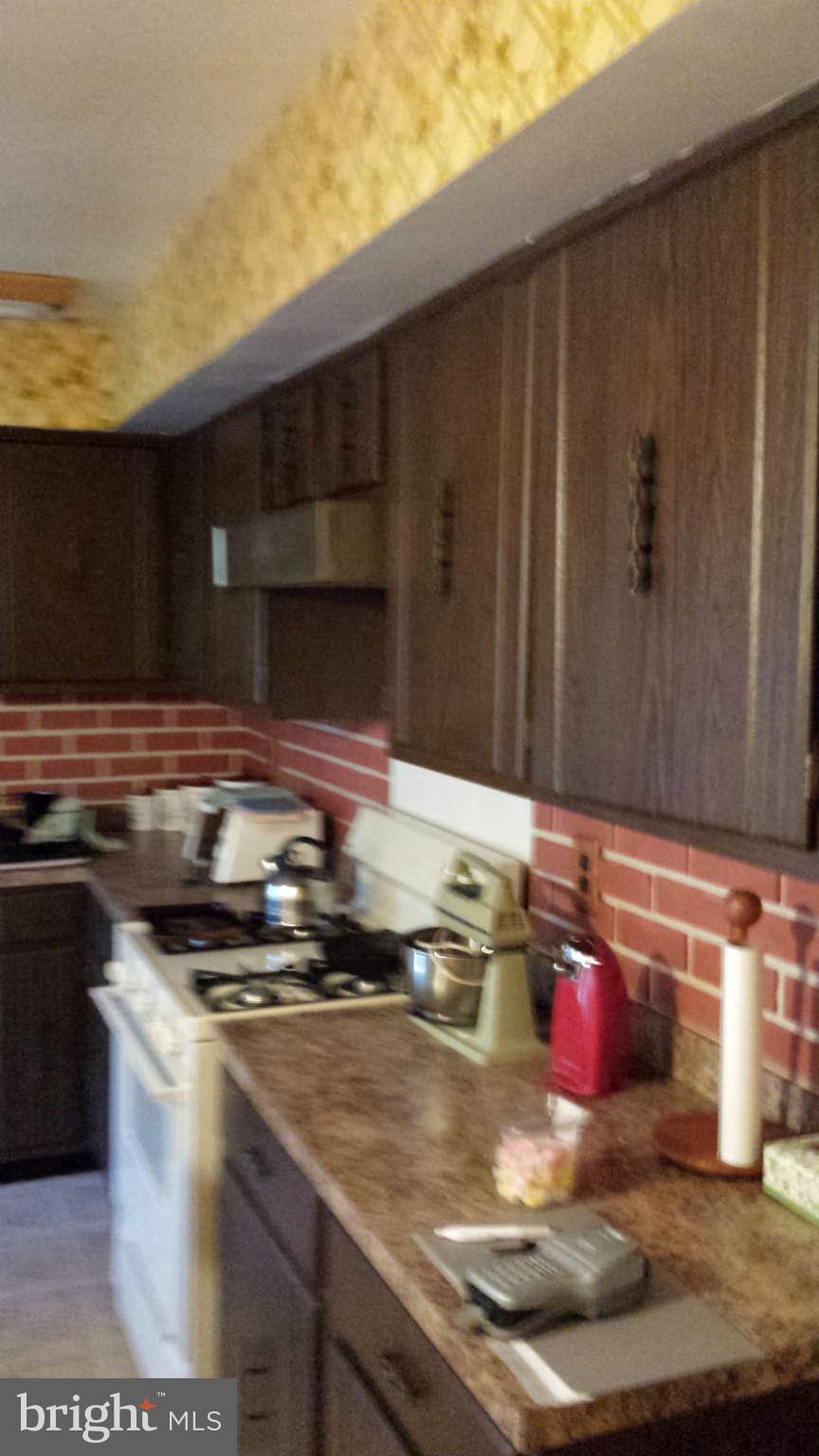 8250 Vosges Road Baltimore, MD 21244 - Photo 7 of 16 Kitchen