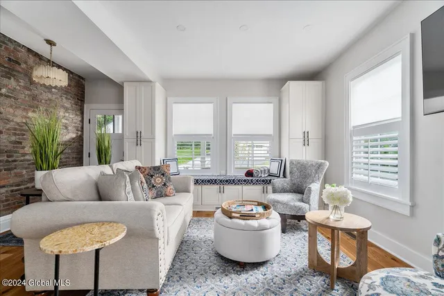 $20,000 | 4 North Circular Street, Saratoga Springs, NY 12866