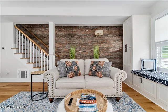 $20,000 | 4 North Circular Street, Saratoga Springs, NY 12866