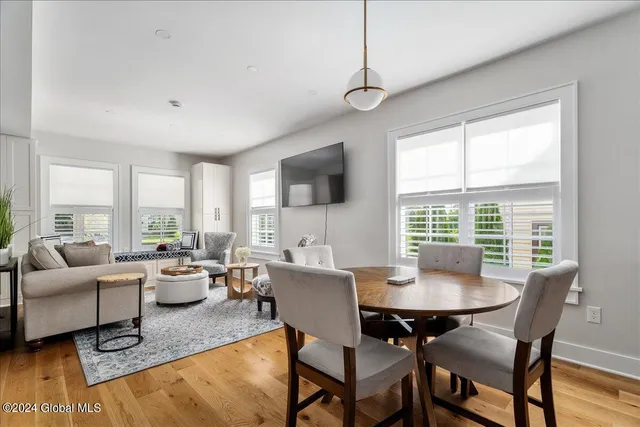 $20,000 | 4 North Circular Street, Saratoga Springs, NY 12866