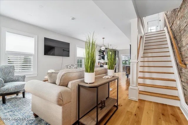 $20,000 | 4 North Circular Street, Saratoga Springs, NY 12866