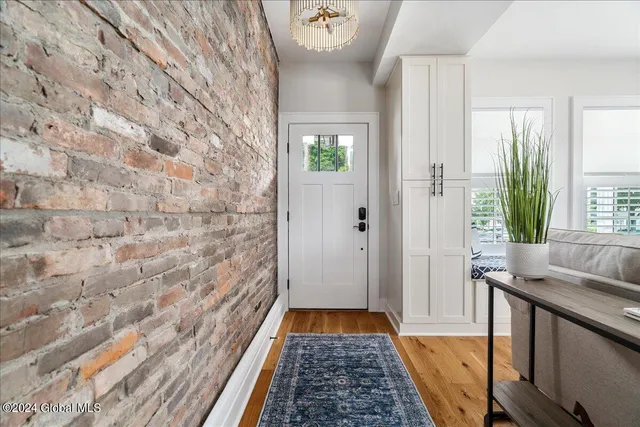 $20,000 | 4 North Circular Street, Saratoga Springs, NY 12866