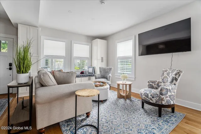 $20,000 | 4 North Circular Street, Saratoga Springs, NY 12866