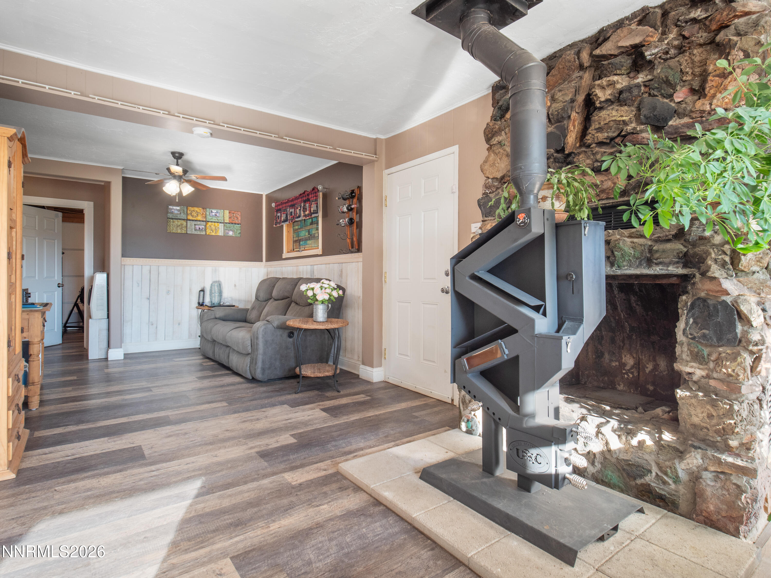 136 Palmer Way Topaz, CA 96133 - Photo 12 of 40 Photo-10