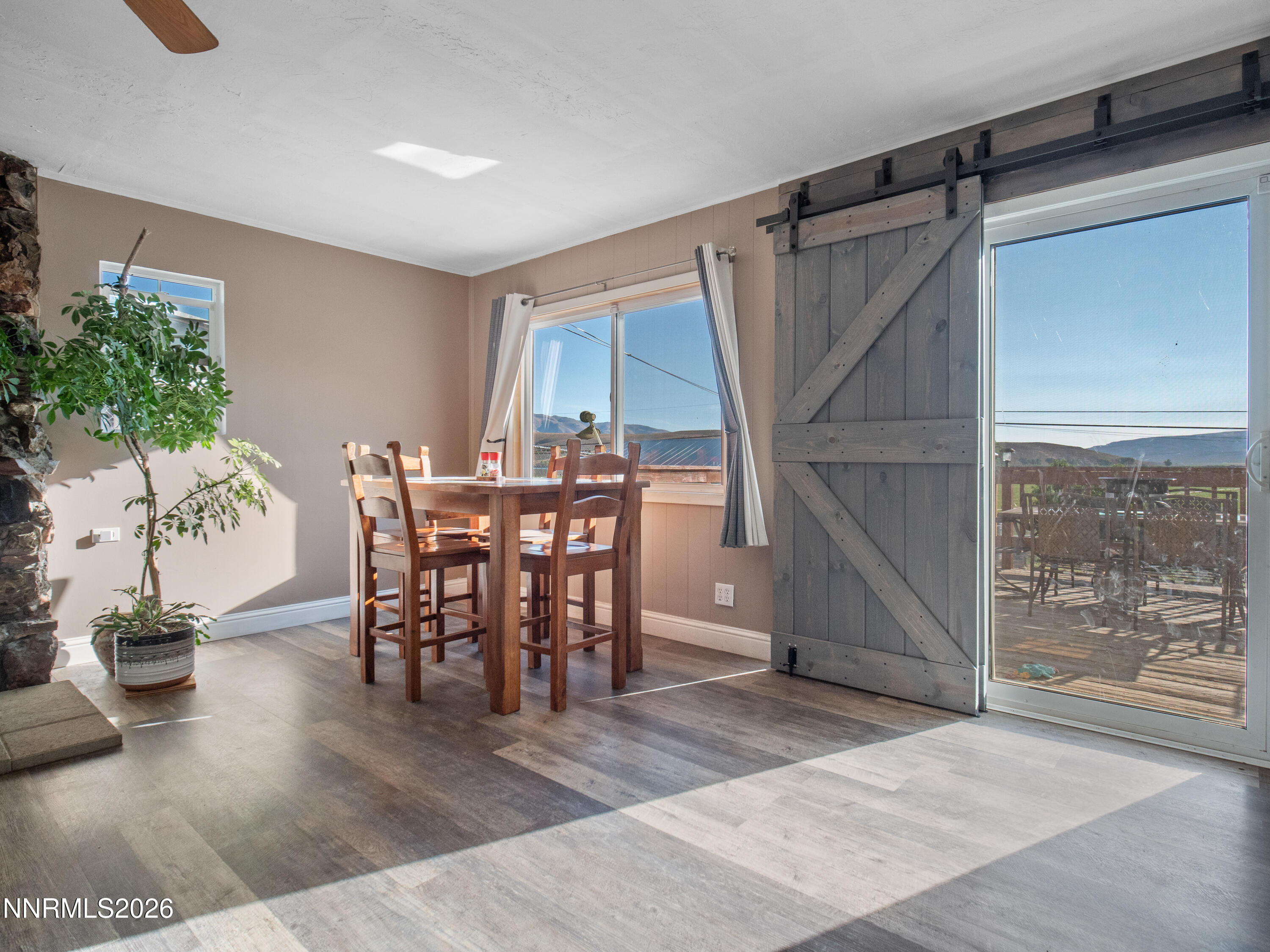 136 Palmer Way Topaz, CA 96133 - Photo 9 of 40 Photo-1