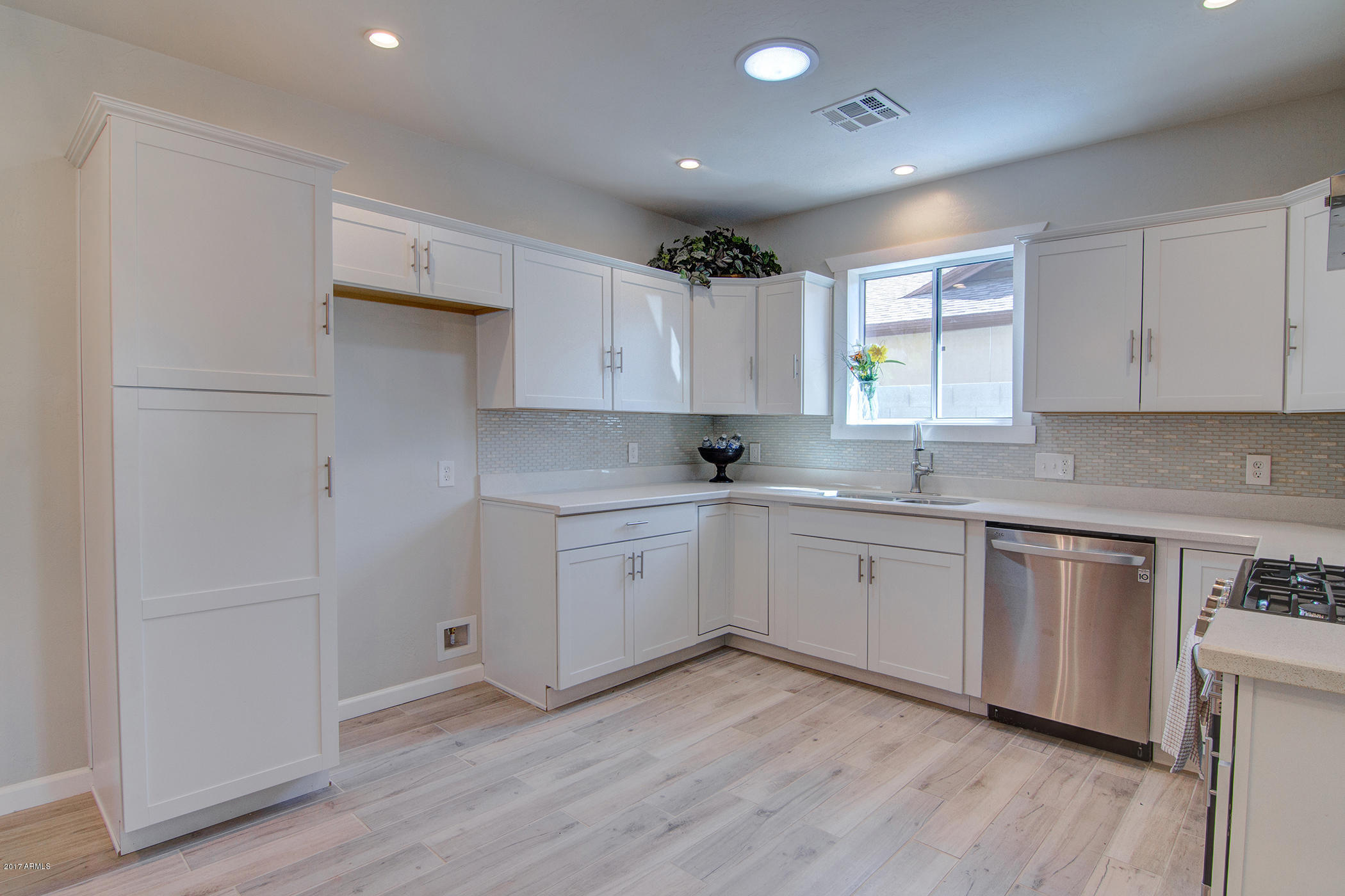 1122 East Fillmore Street Phoenix, AZ 85006 - Photo 11 of 43 Kitchen