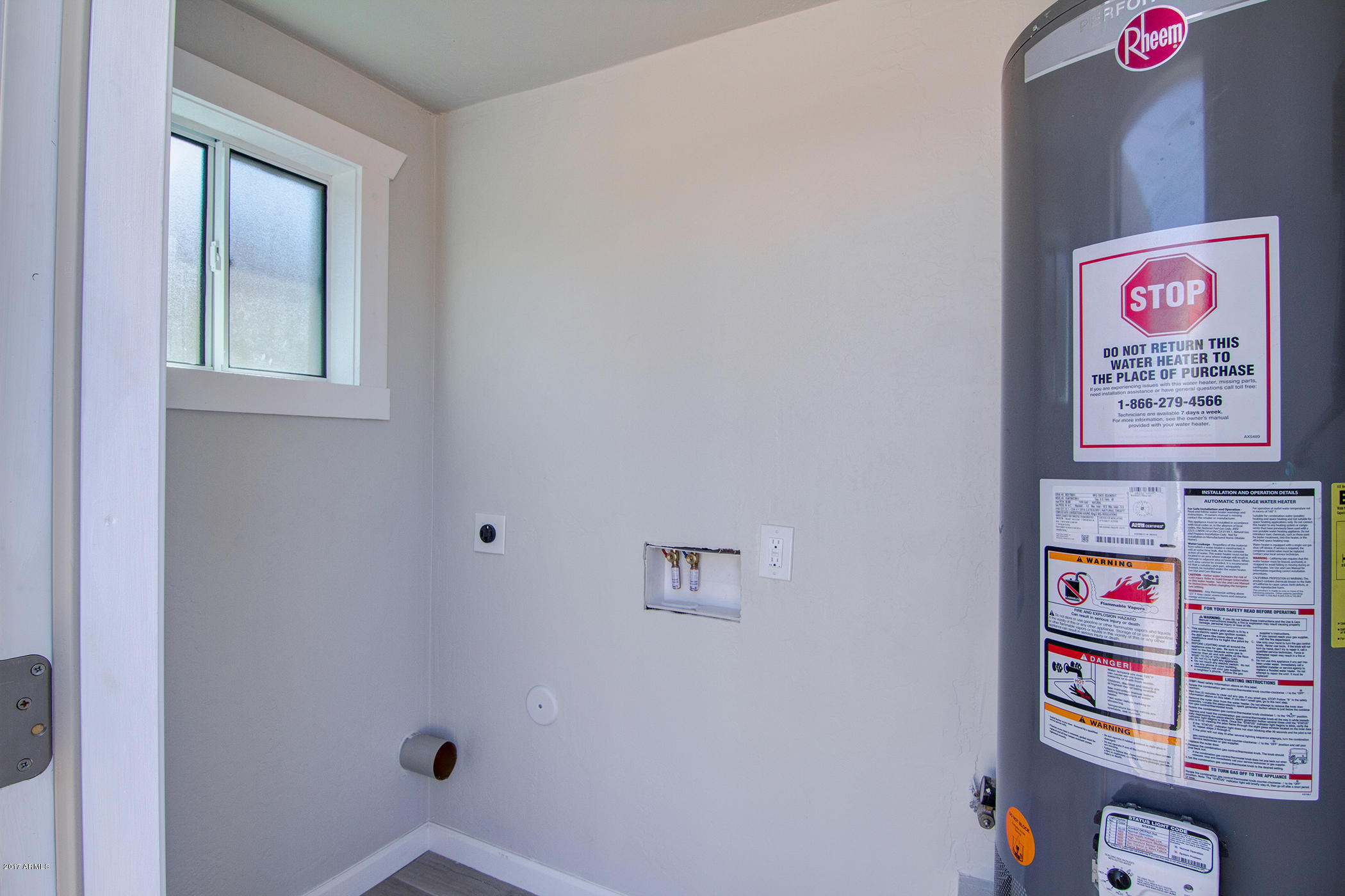 1122 East Fillmore Street Phoenix, AZ 85006 - Photo 12 of 43 Laundry Room