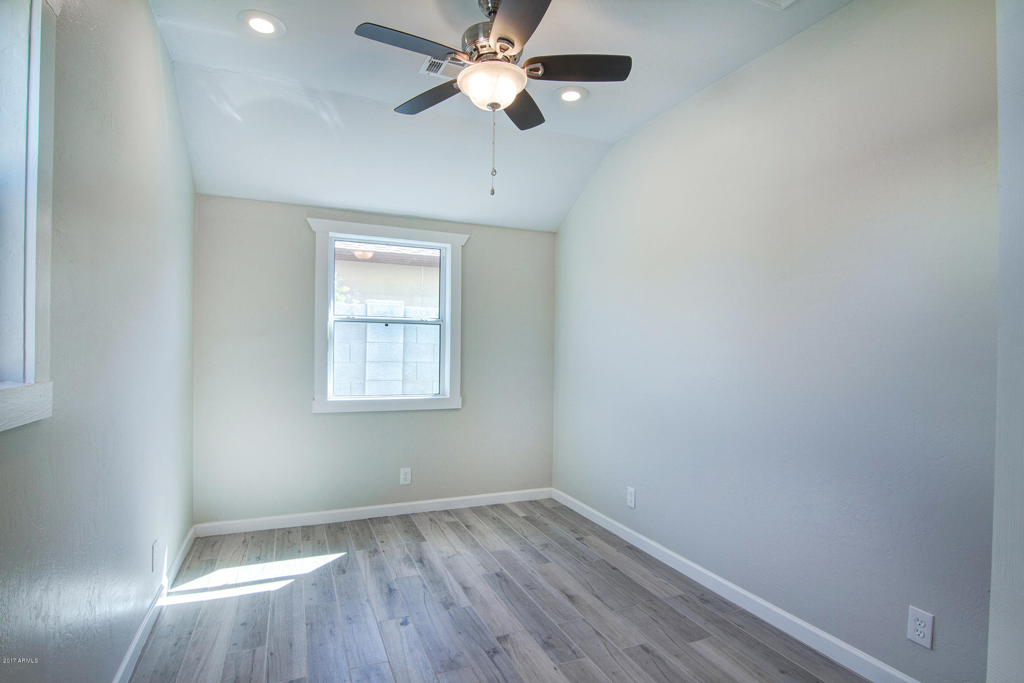 1122 East Fillmore Street Phoenix, AZ 85006 - Photo 15 of 43 Bedroom 1