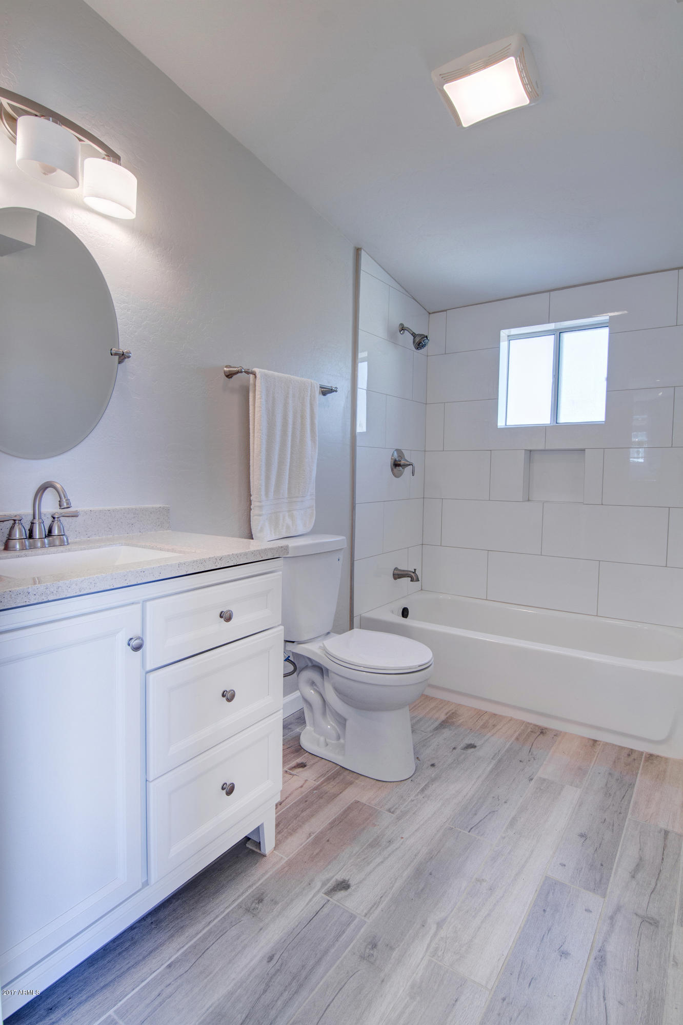 1122 East Fillmore Street Phoenix, AZ 85006 - Photo 18 of 43 Hall Bathroom