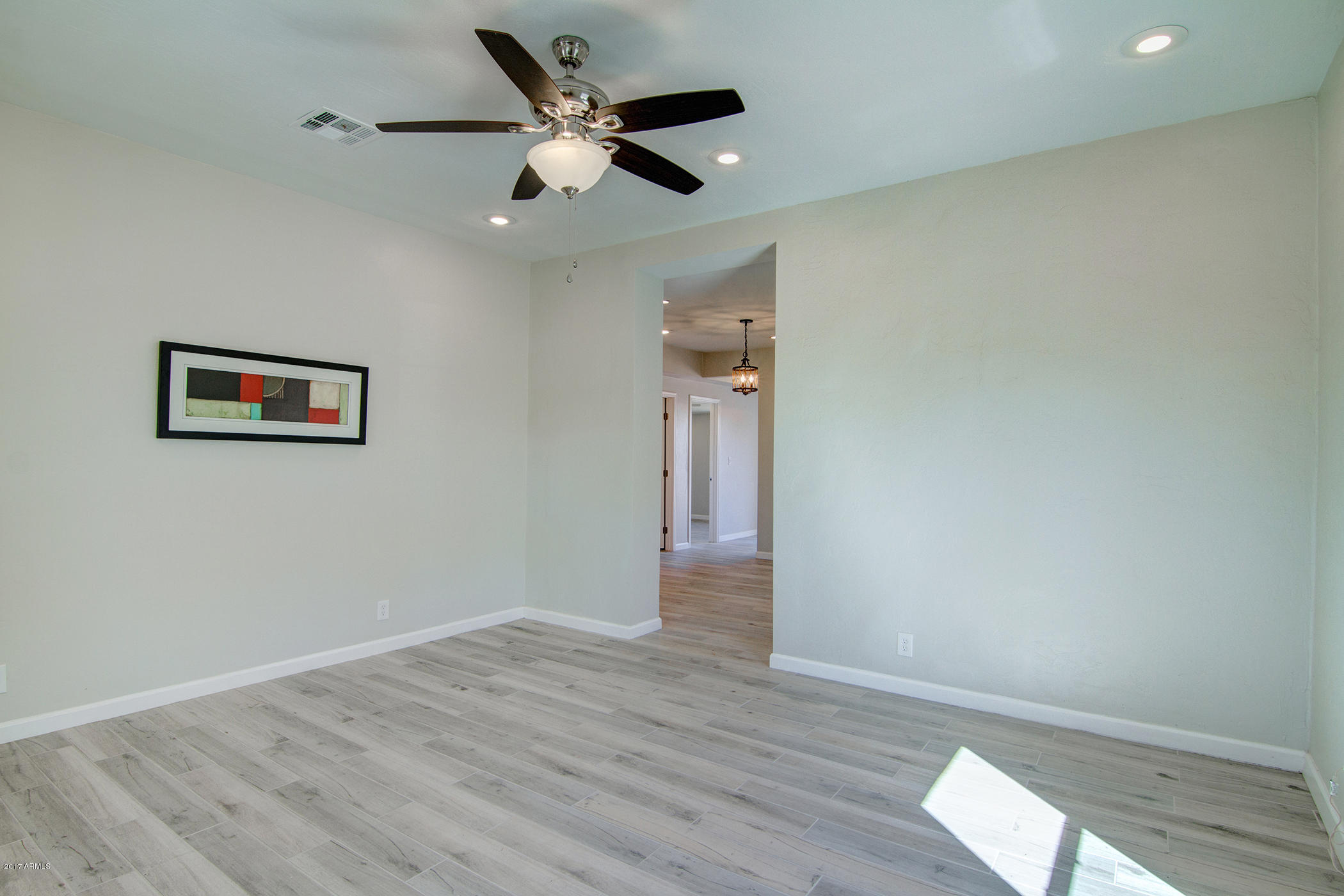 1122 East Fillmore Street Phoenix, AZ 85006 - Photo 27 of 43 Living Room