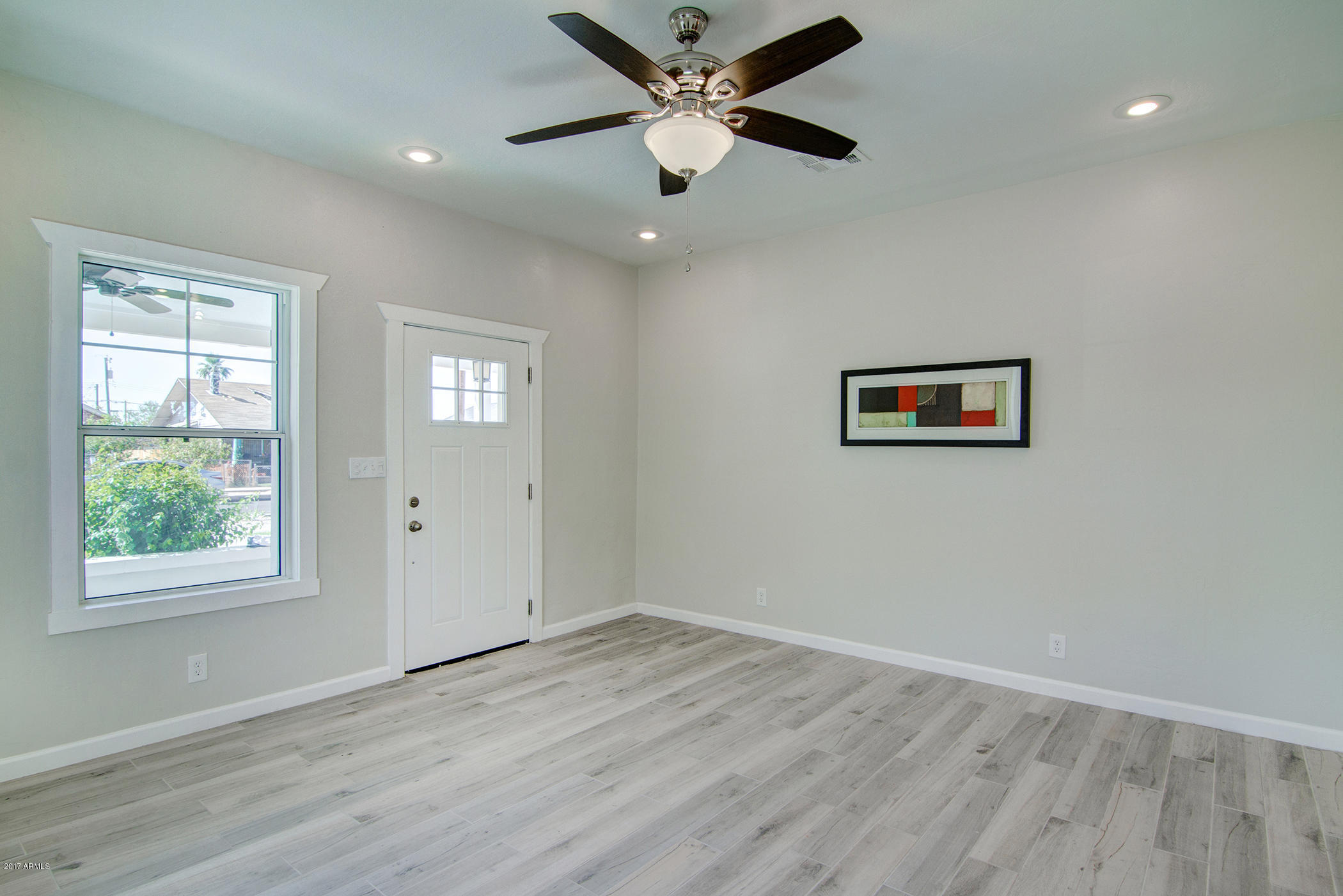 1122 East Fillmore Street Phoenix, AZ 85006 - Photo 28 of 43 Living Room