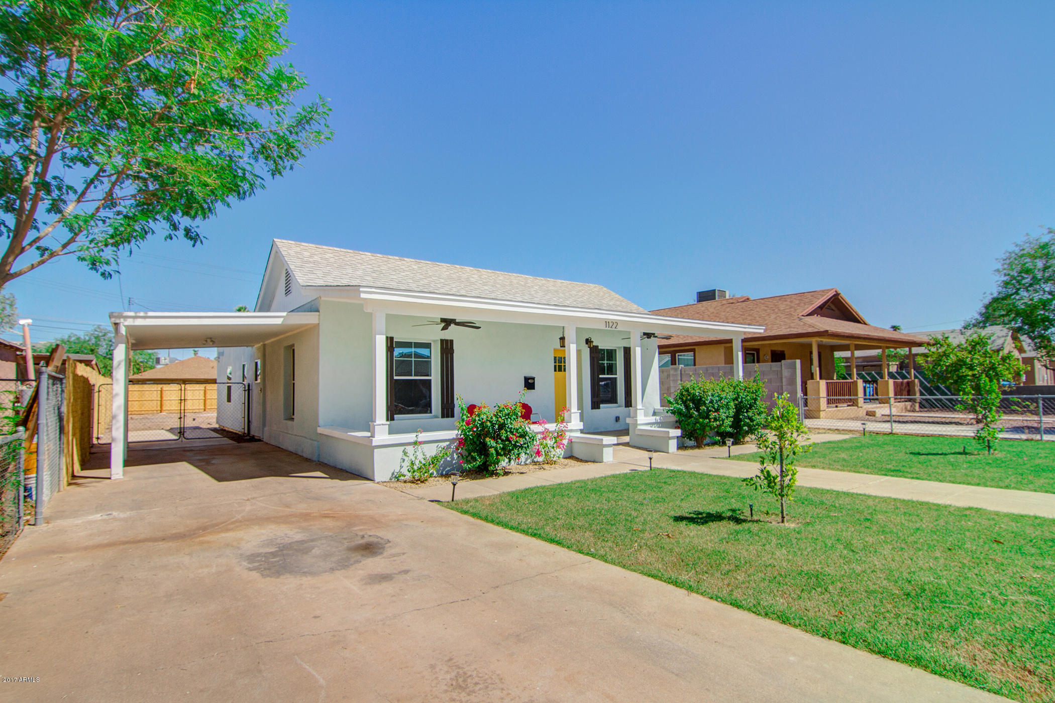1122 East Fillmore Street Phoenix, AZ 85006 - Photo 4 of 43 Driveway