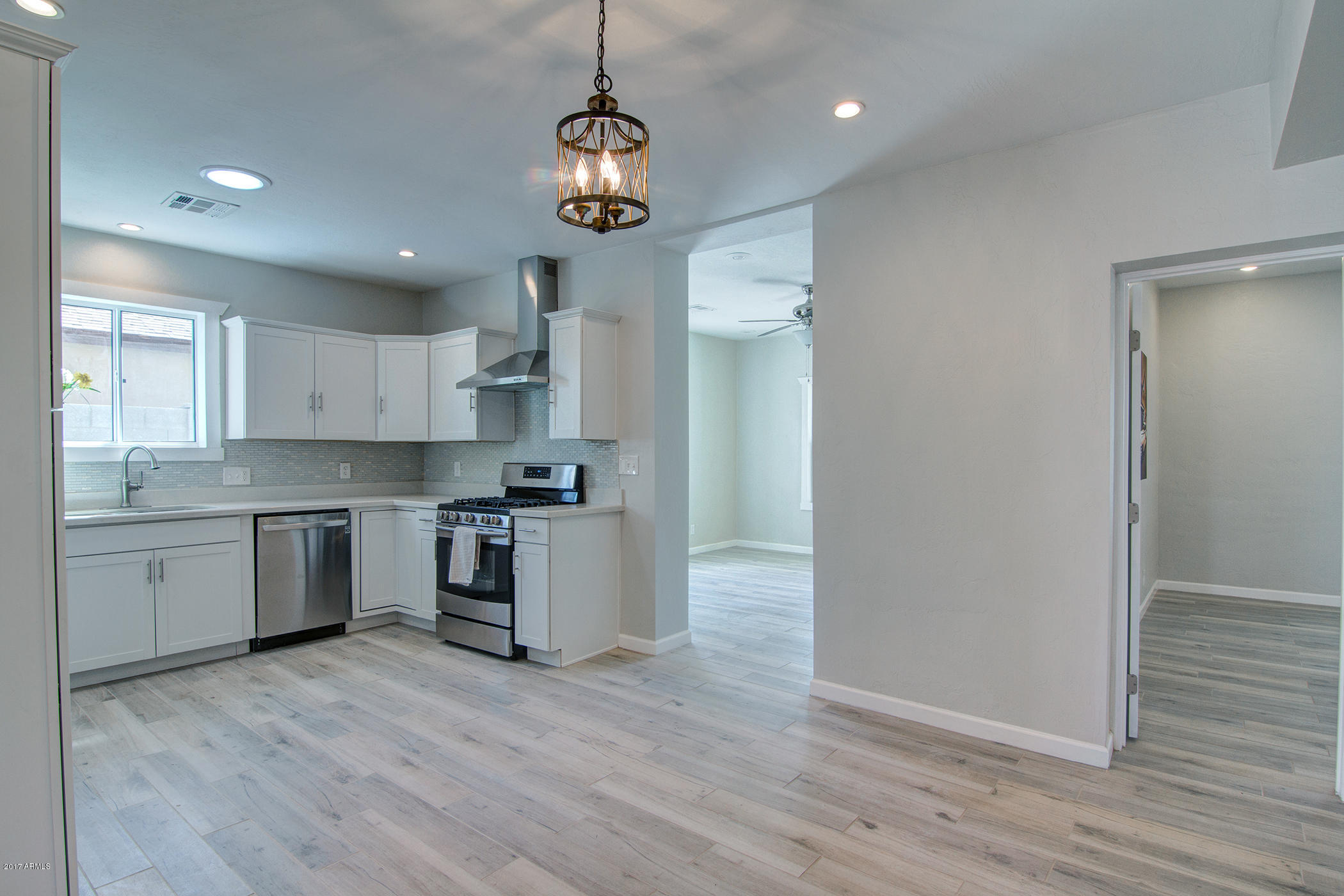 1122 East Fillmore Street Phoenix, AZ 85006 - Photo 41 of 43 Kitchen