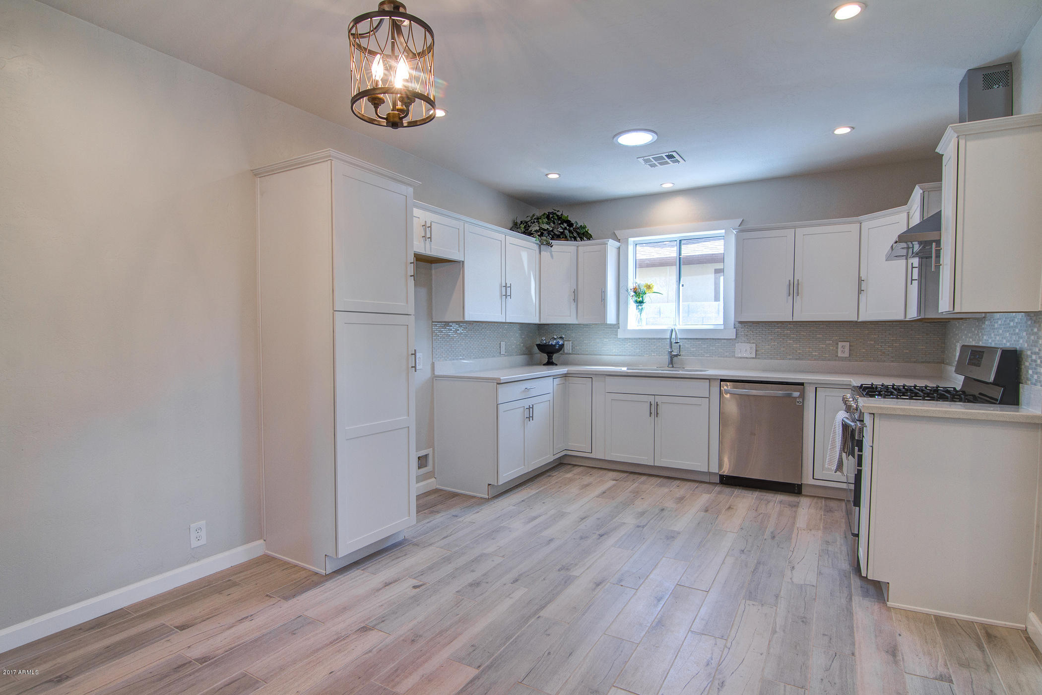 1122 East Fillmore Street Phoenix, AZ 85006 - Photo 10 of 43 Kitchen