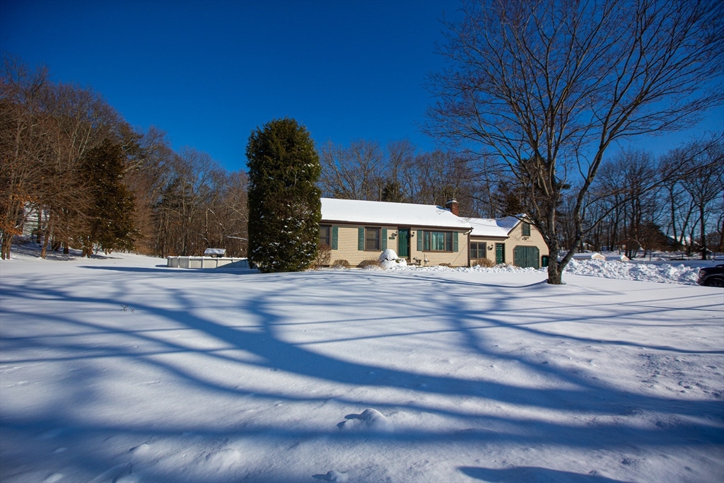 357 Tiffany Street Attleboro, MA 02703 - Photo 2 of 36