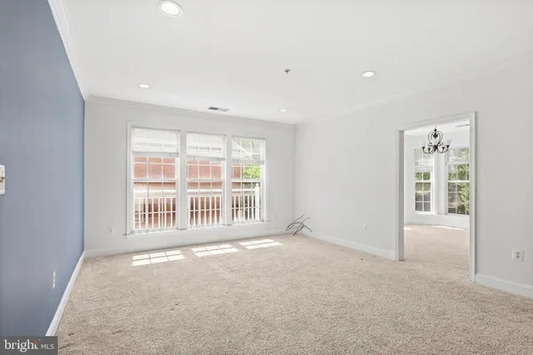 $2,850 | 1002 Elmcroft Boulevard, Unit 203, Rockville, MD 20850