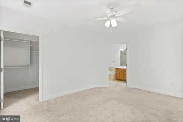$2,850 | 1002 Elmcroft Boulevard, Unit 203, Rockville, MD 20850