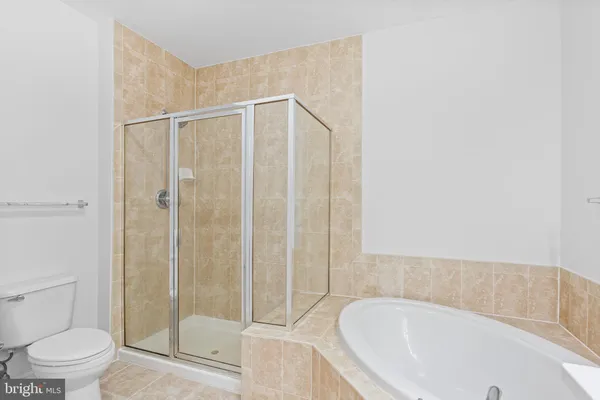 $2,850 | 1002 Elmcroft Boulevard, Unit 203, Rockville, MD 20850