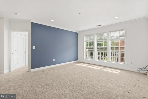 $2,850 | 1002 Elmcroft Boulevard, Unit 203, Rockville, MD 20850