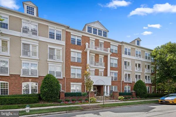 $2,850 | 1002 Elmcroft Boulevard, Unit 203, Rockville, MD 20850