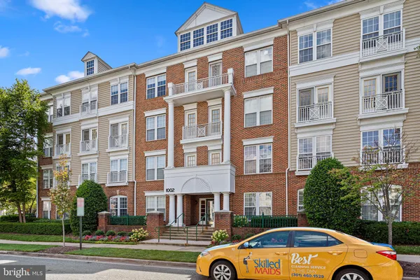 $2,850 | 1002 Elmcroft Boulevard, Unit 203, Rockville, MD 20850