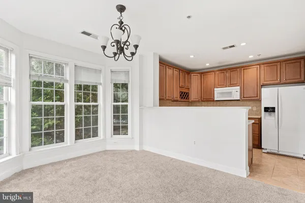 $2,850 | 1002 Elmcroft Boulevard, Unit 203, Rockville, MD 20850