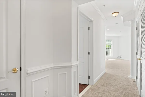 $2,850 | 1002 Elmcroft Boulevard, Unit 203, Rockville, MD 20850