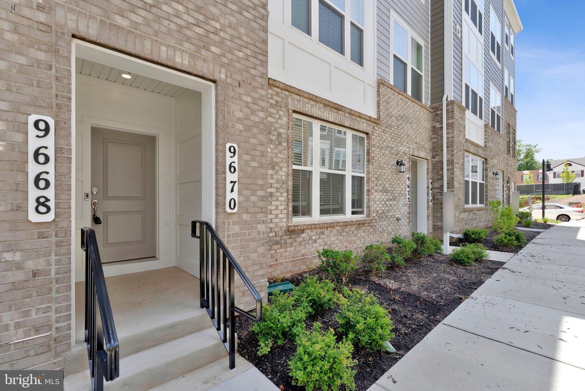 9670 Swallowtail Lane Manassas, VA 20110 - Photo 2 of 43