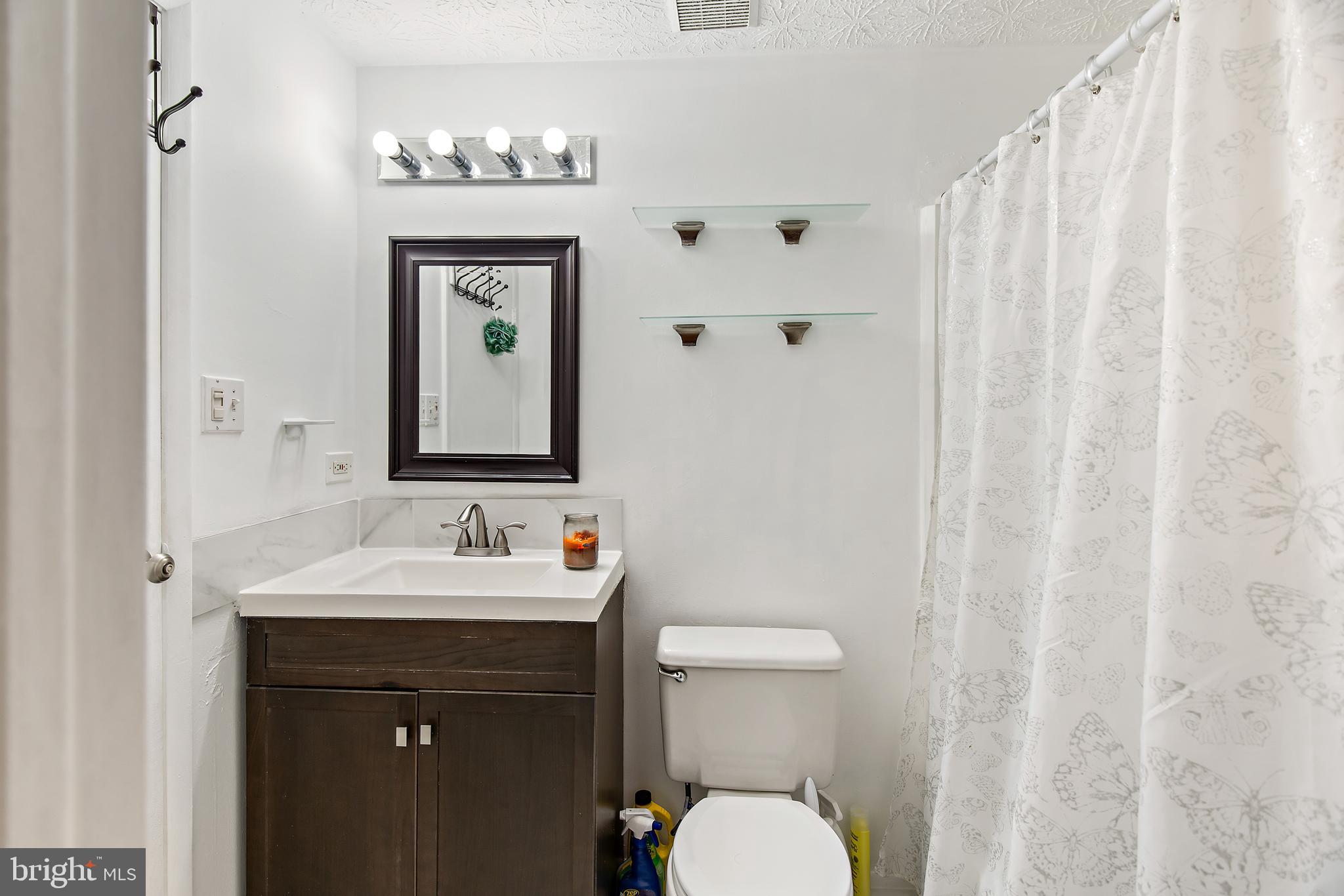 1422 Farmcrest Way Silver Spring, MD 20905 - Photo 27 of 39 Gallery Image 27