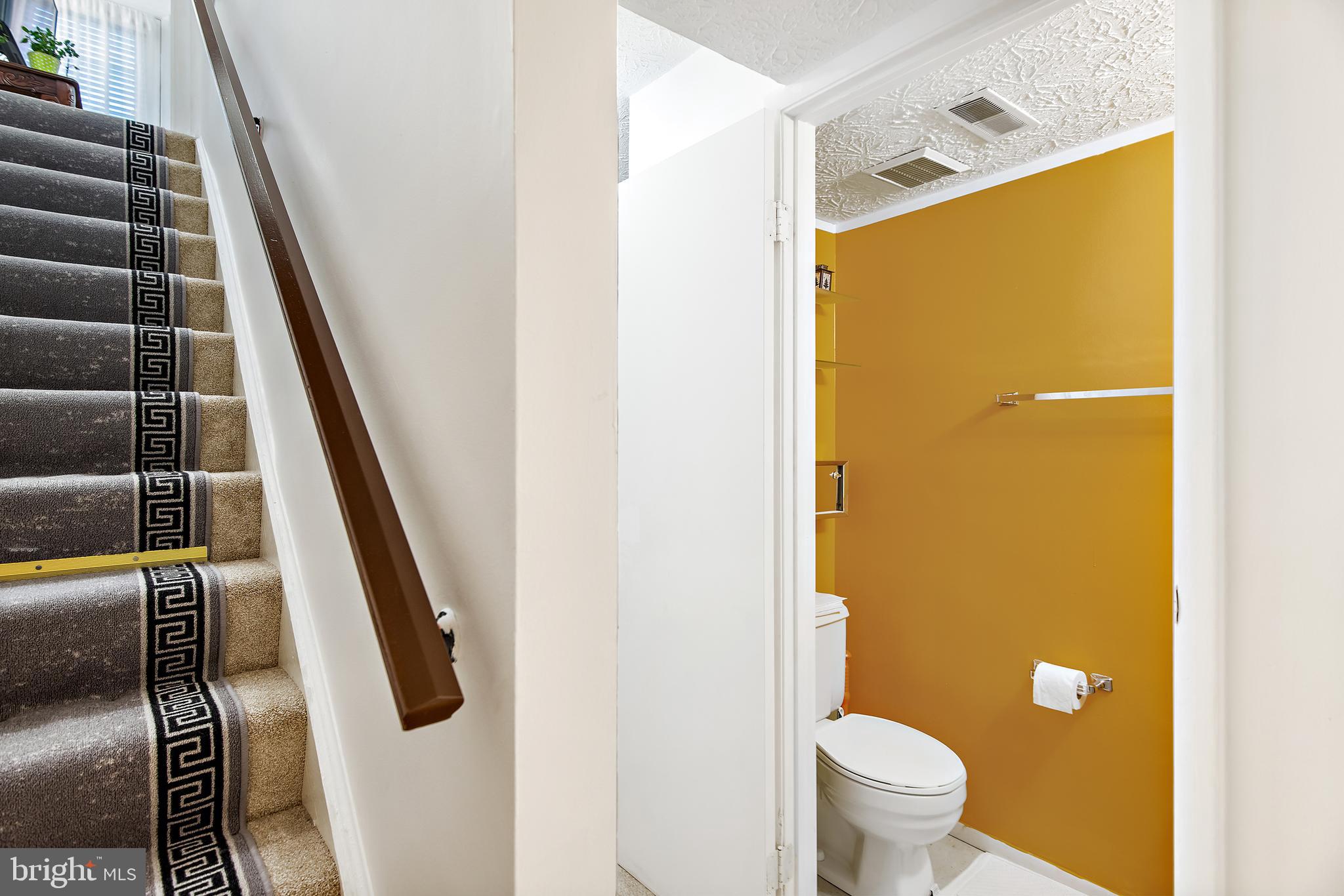 1422 Farmcrest Way Silver Spring, MD 20905 - Photo 32 of 39 Gallery Image 32