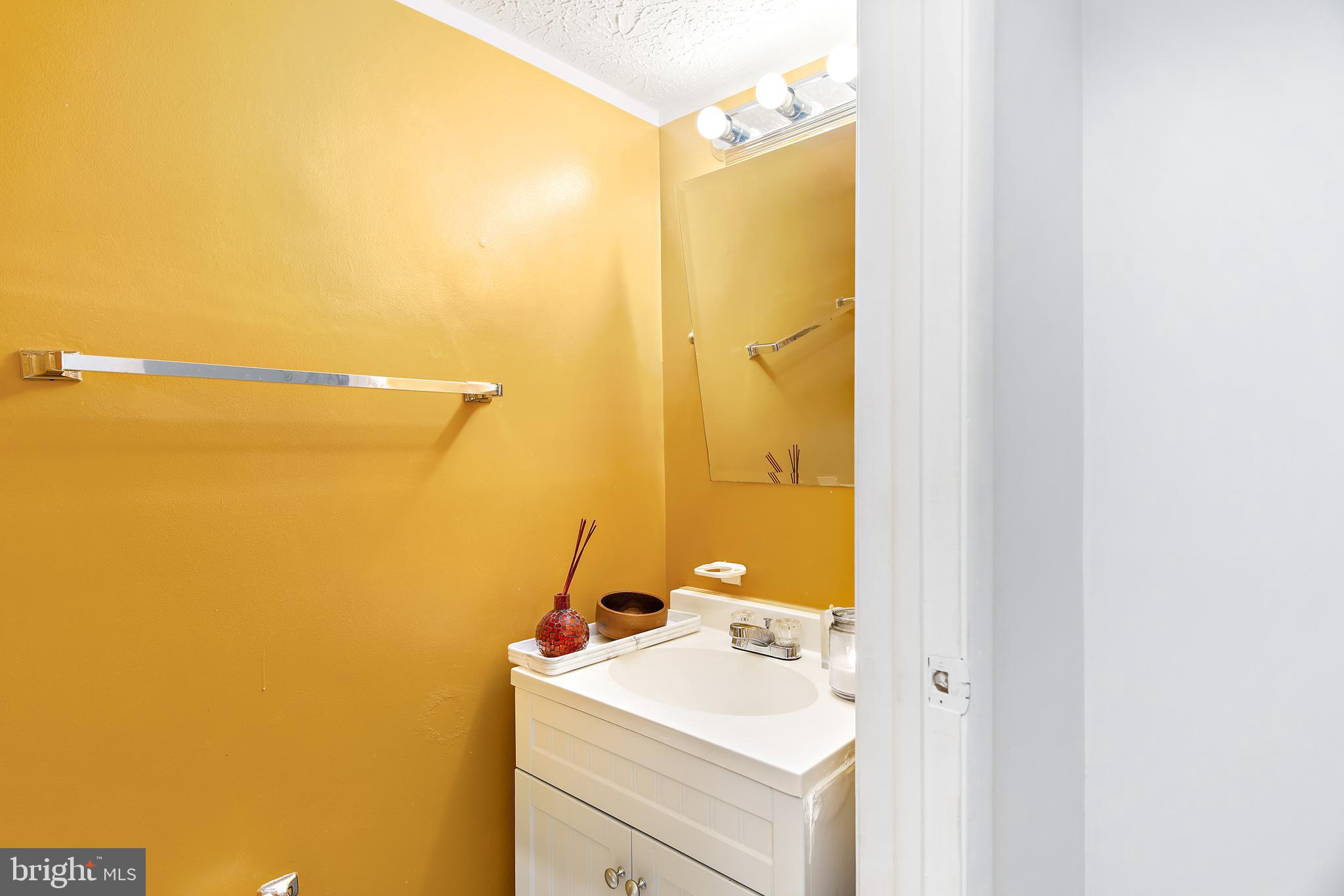 1422 Farmcrest Way Silver Spring, MD 20905 - Photo 33 of 39 Gallery Image 33