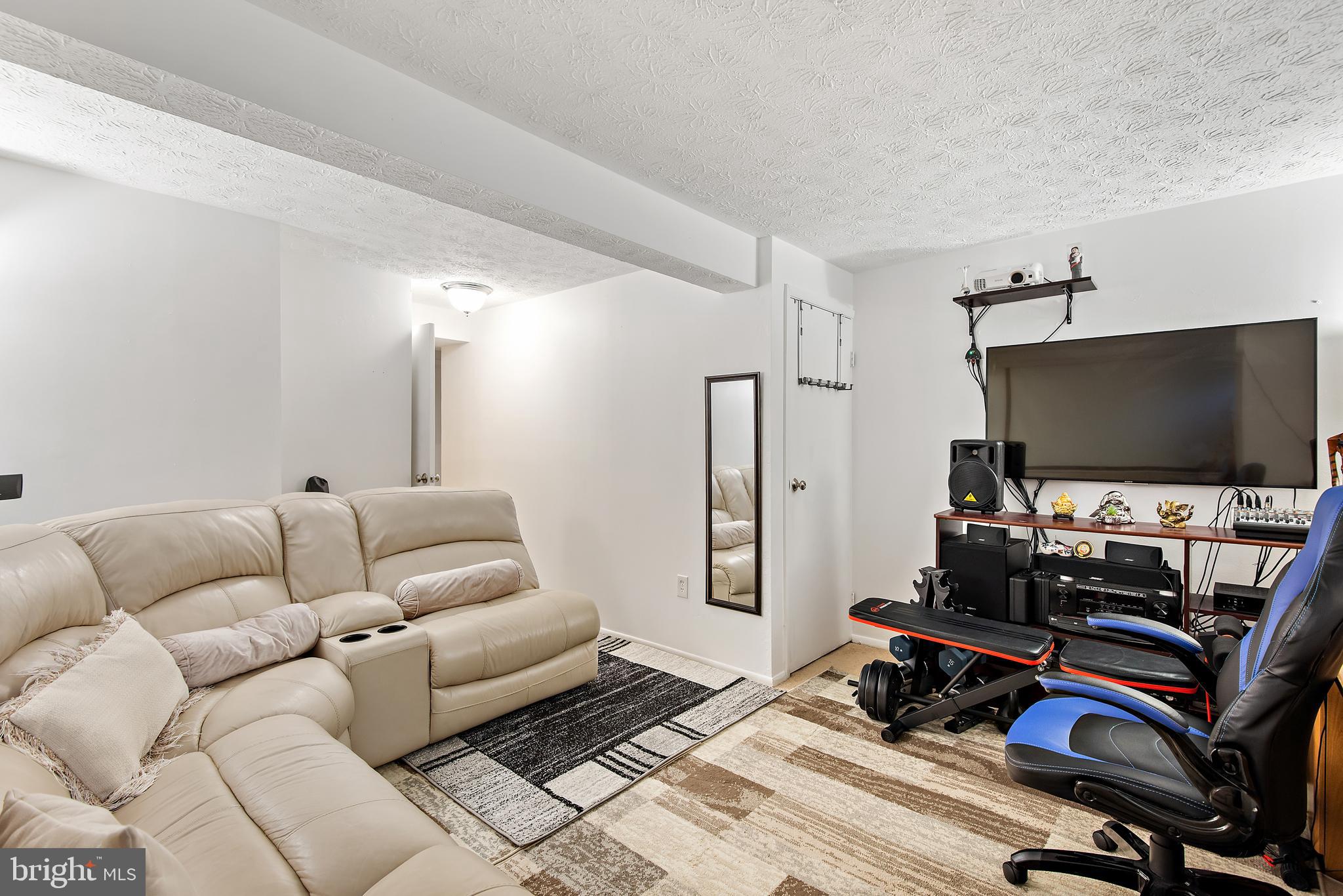 1422 Farmcrest Way Silver Spring, MD 20905 - Photo 37 of 39 Gallery Image 37