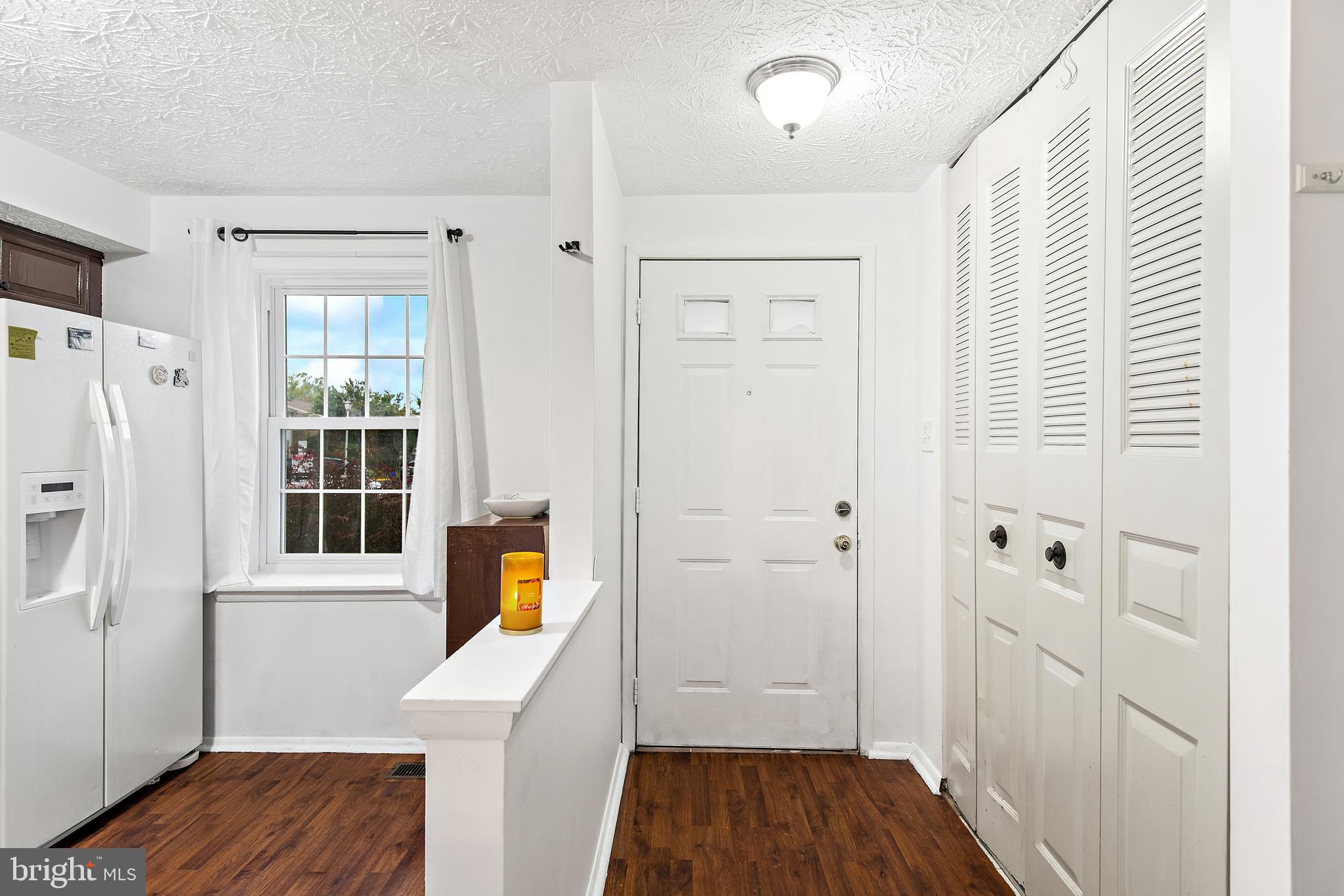 1422 Farmcrest Way Silver Spring, MD 20905 - Photo 4 of 39 Gallery Image 4