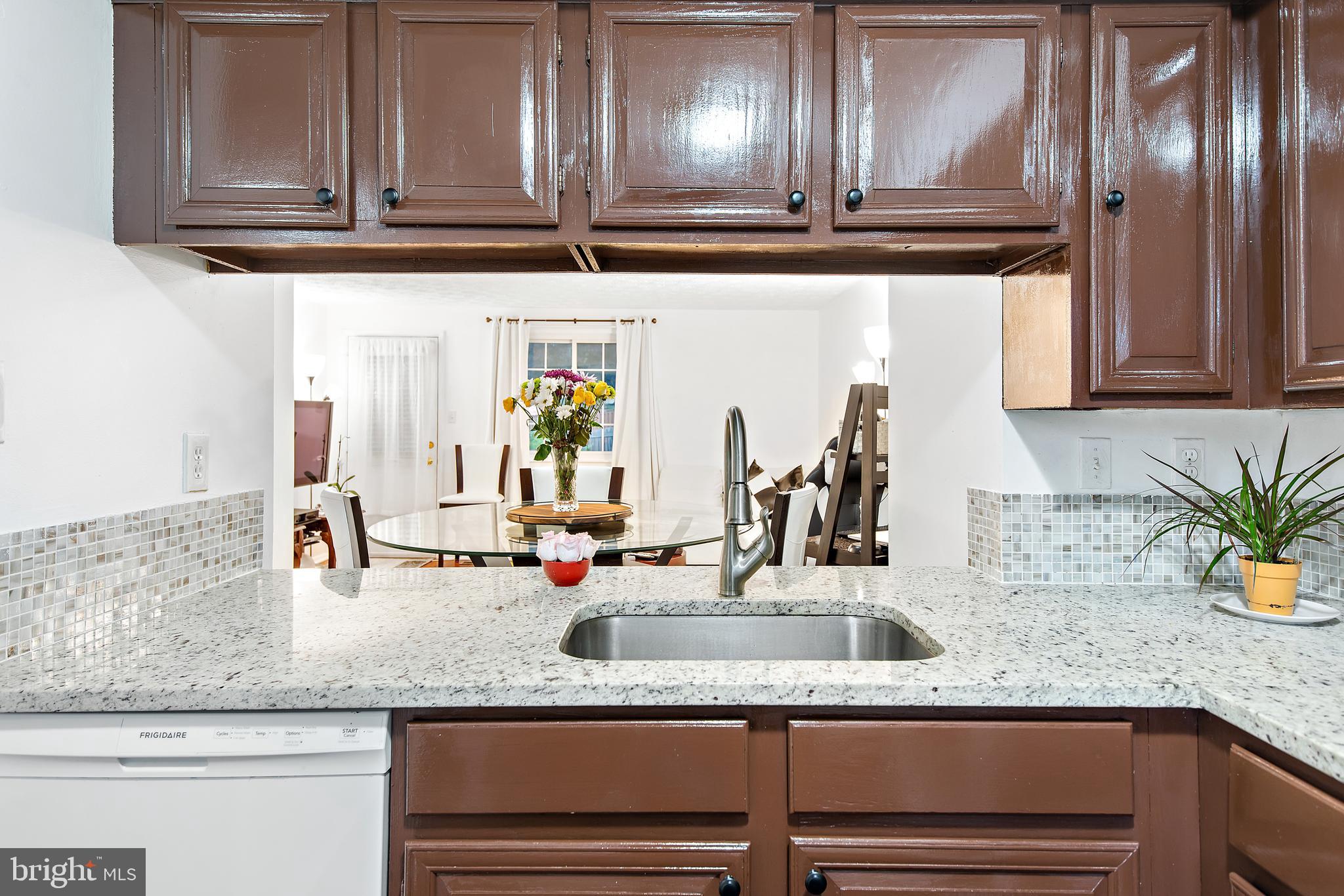 1422 Farmcrest Way Silver Spring, MD 20905 - Photo 9 of 39 Gallery Image 9