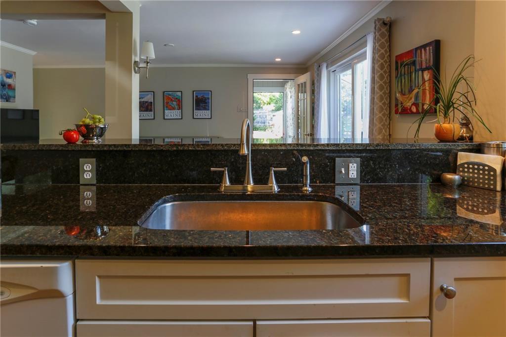 8 Pierce Street, Unit A Belfast, ME 04915 - Photo 11 of 34 Beautiful quartz counters.