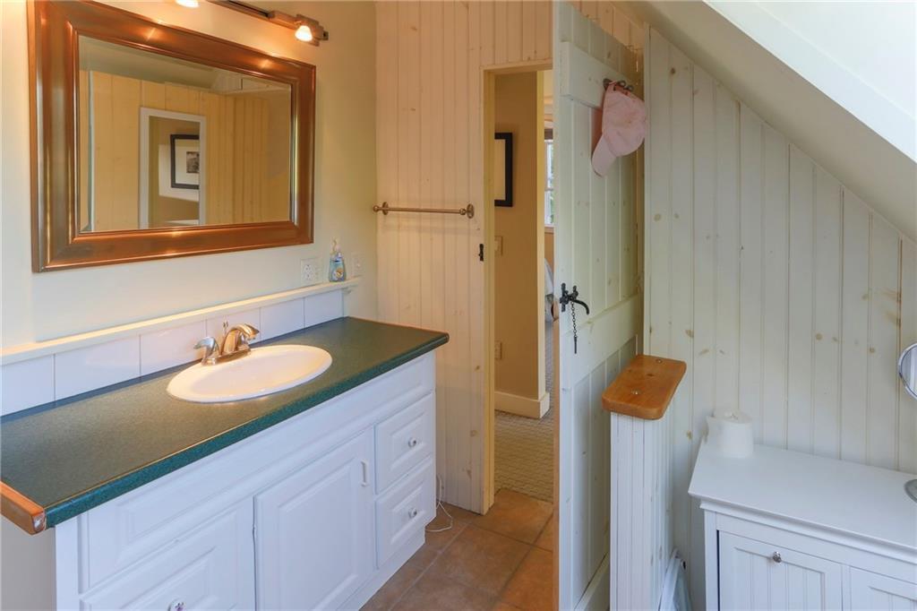 8 Pierce Street, Unit A Belfast, ME 04915 - Photo 29 of 34 Oversized vanity and pickled...