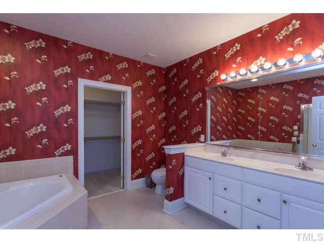 10906 Clovermill Circle Raleigh, NC 27617 - Photo 16 of 25 Photo 16