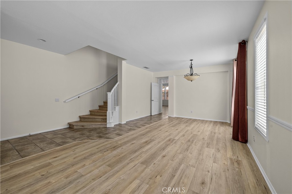 28454 Cascade Road Castaic, CA 91384 - Photo 6 of 56