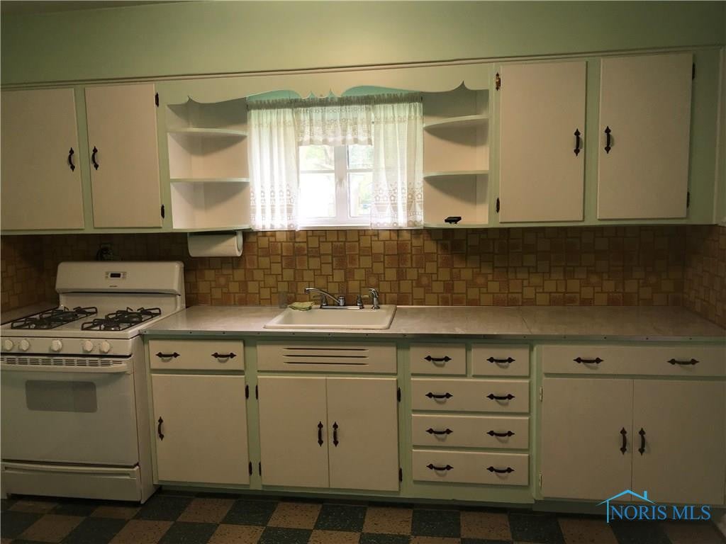 7951 Cedar Point Road Oregon, OH 43616 - Photo 8 of 26 Gallery Image 8