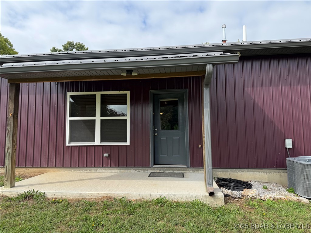 8960 White Tail Ridge Versailles, MO 65084 - Photo 20 of 25 Back of house