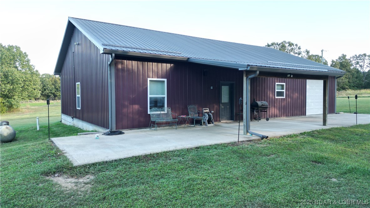 8960 White Tail Ridge Versailles, MO 65084 - Photo 3 of 25