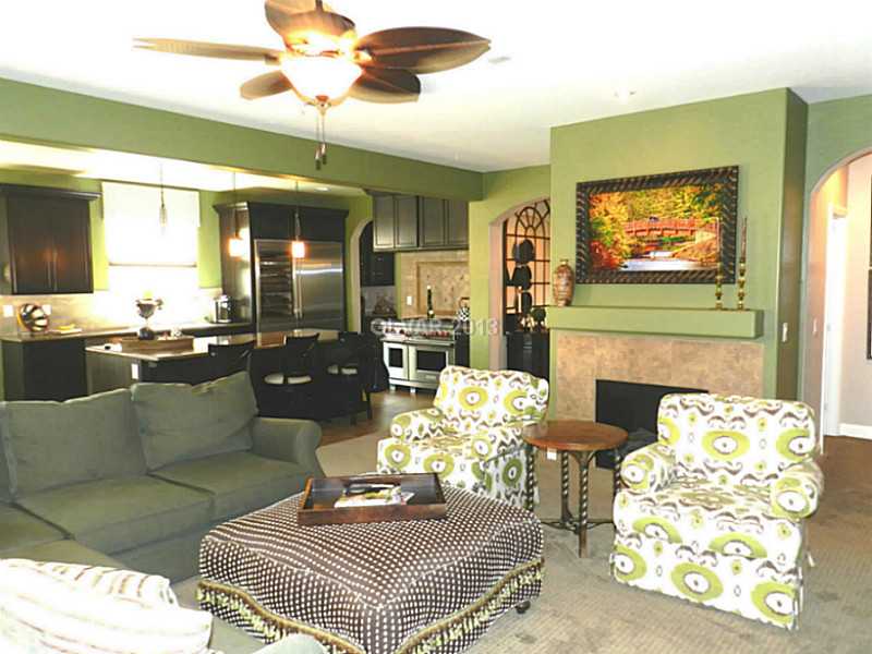 724 Fast Green Way Las Vegas, NV 89148 - Photo 3 of 23 Den.