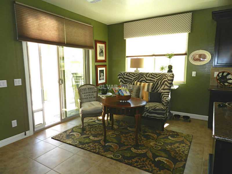 724 Fast Green Way Las Vegas, NV 89148 - Photo 4 of 23 Kitchen.